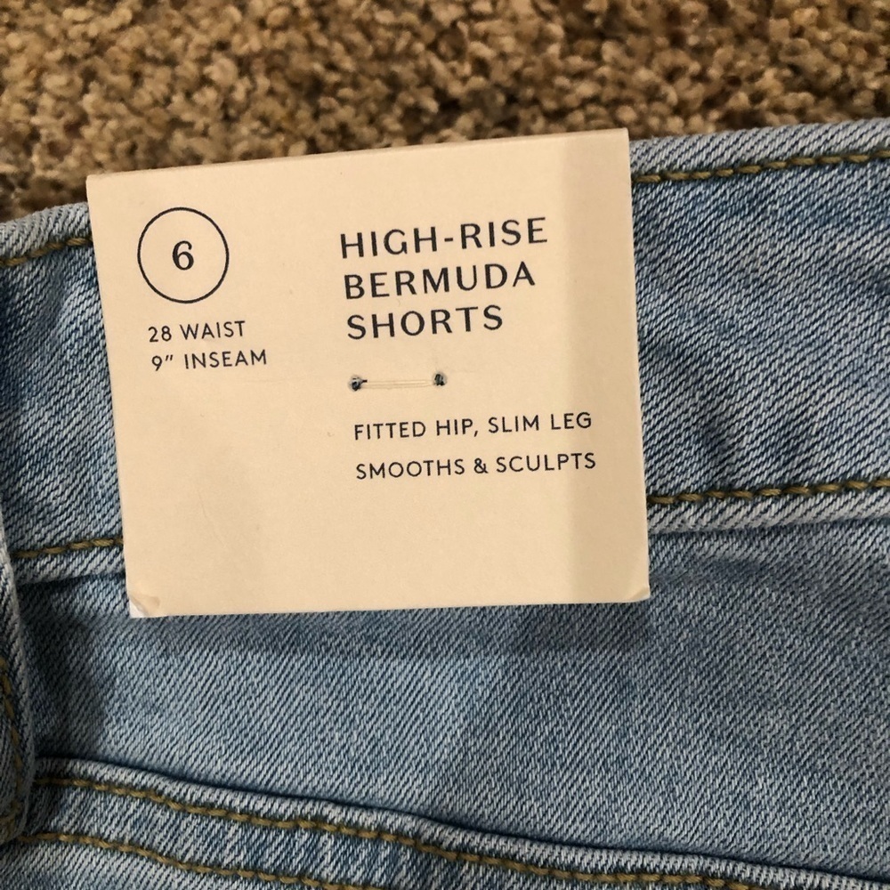 Universal Thread Bermuda Jean Shorts / NWT/ High Rise/ Size 6 - Picture 8 of 11